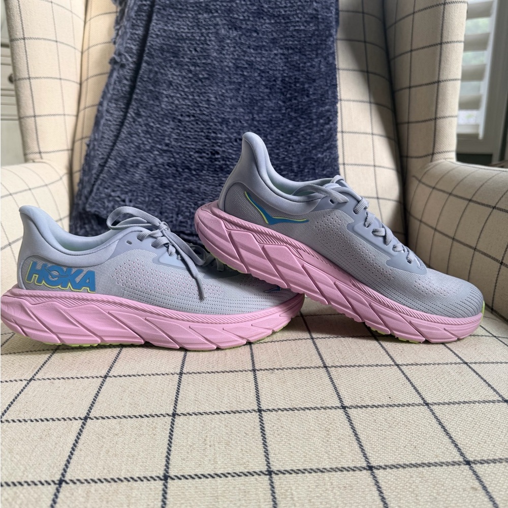 Hoka Ahari 7, Gray and Lavender Athletic Shoes, size 7.5
